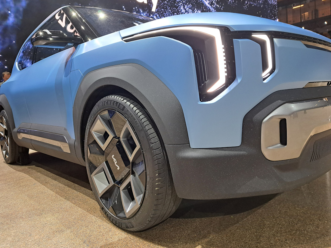 bekijk-de-kia-ev2-van-alle-kanten-en-schrik-niet-van-de-prijs-2025-07