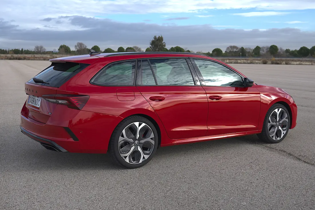 skoda-octavia-rs-2025 (11)