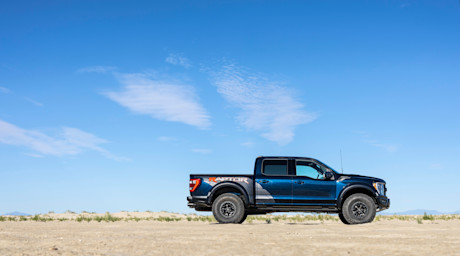 Editorial 2023 f 150 raptor r exterior  antimatter blue  06