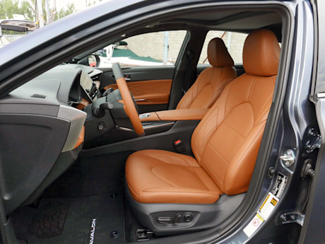 Editorial 2019 toyota avalon limited 13 bh