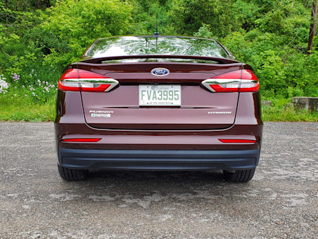 Editorial 2019 ford fusion energi titanium 06 sw