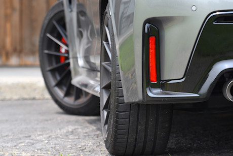 Toyota GR Corolla vs Volkswagen Golf R : match comparatif Body Image