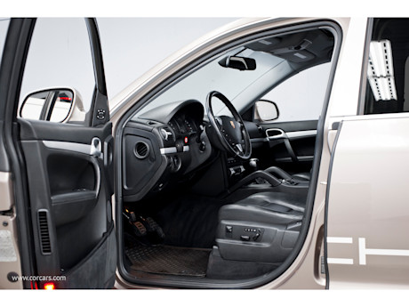 Editorial 2005 porsche cayenne safari fotw cd 250515 23
