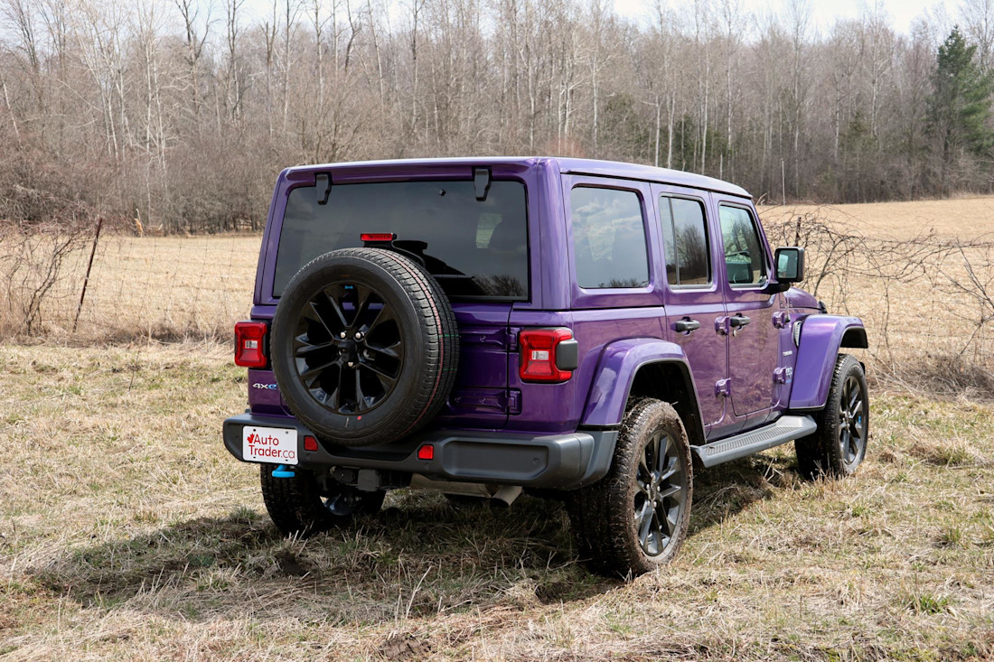 Editorial 2023 jeep wrangler sahara 4xe 09 jm