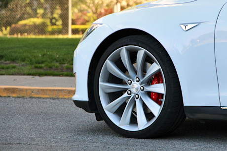 Editorial 2015 tesla model s p85d 14 jy