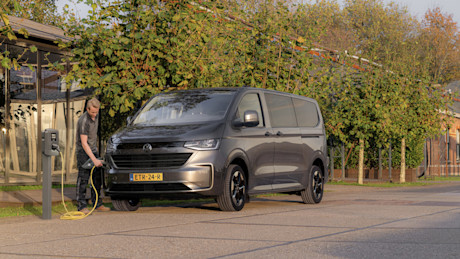 Volkswagen e-Transporter kost 46.990 euro: kan de snoezige ID. Buzz wel inpakken?