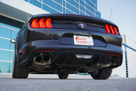 Editorial 2022 ford mustang ecoboost convertible 14 di