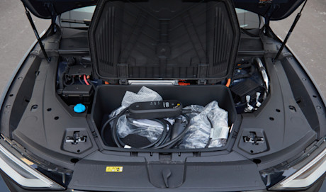 Editorial 23b audi sq8 sportback e tron