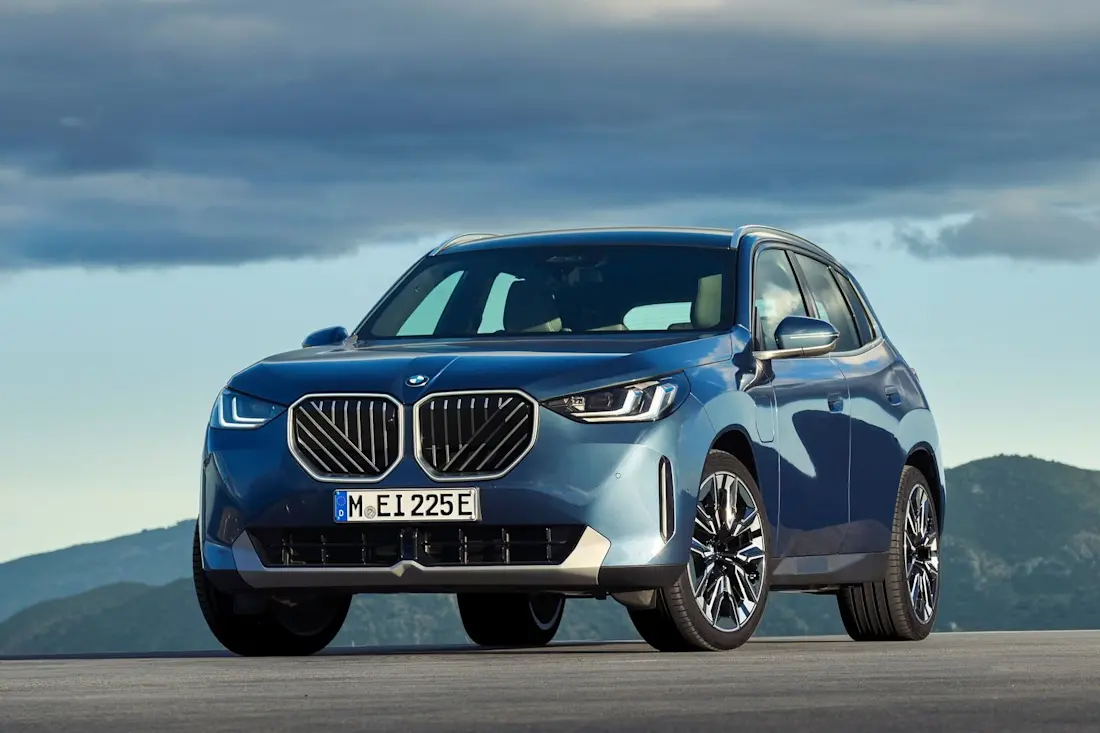  Am Ende gewinnt diesen Vergleich knapp der BMW X3. Doch auch er ist nicht über jeden Zweifel erhaben: Die Materialauswahl im Innenraum hat Luft nach oben.