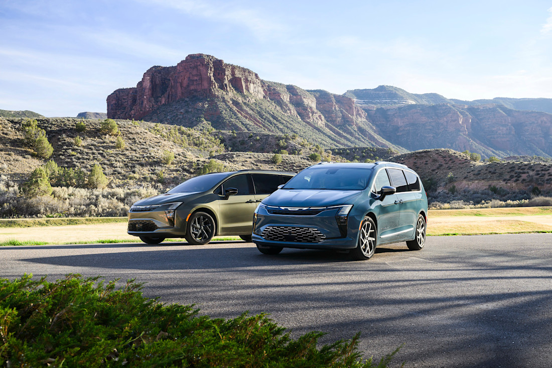 2027 Chrysler Pacifica - NF - Chrysler - 260401 - 3.jpg