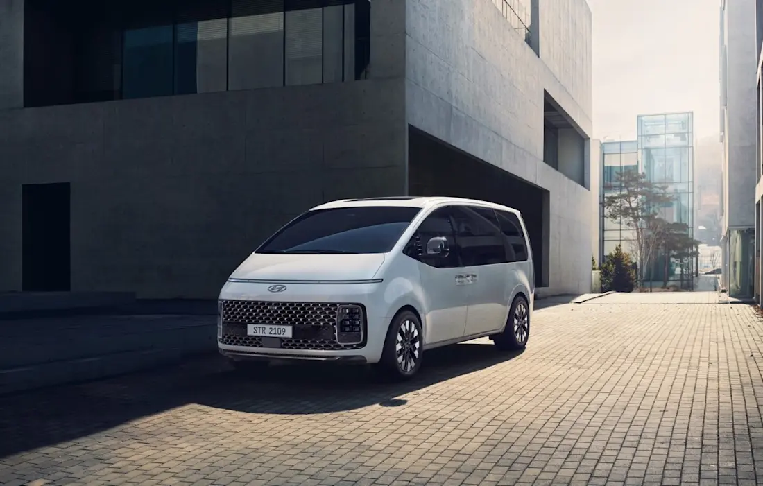 hyundai-staria-front hyundai-staria-front