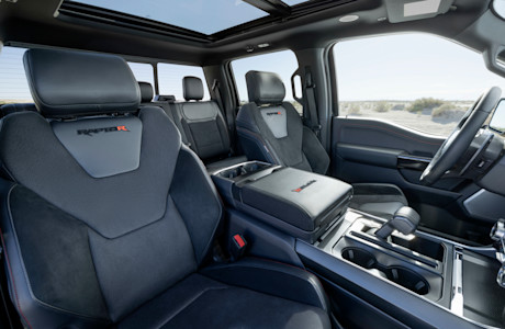 Editorial 2023 f 150 raptor r interior 02