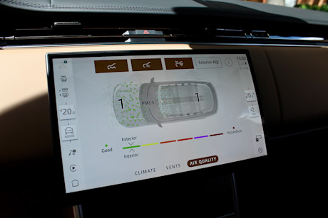 2026 Land Rover Range Rover SE PHEV Review Body Image