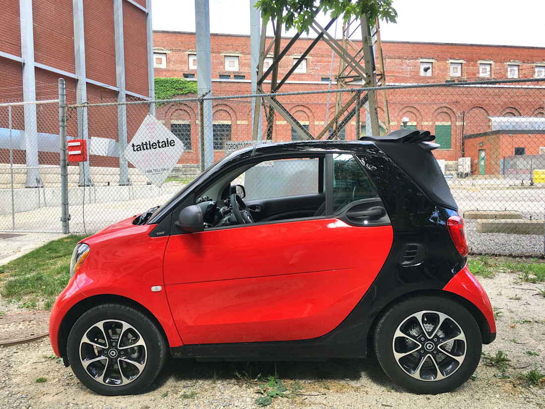 Editorial 2017 smart fortwo cabrio passion 04 sb