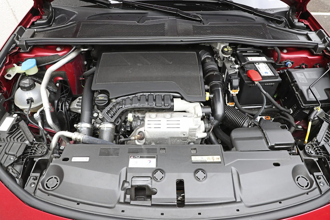 peugeot-208-peugeot-308-2022-3.jpg