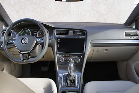 Essai hivernal : Volkswagen e-Golf 2017 Body Image