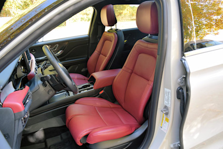 Editorial 2024 lincoln corsair grand touring awd td 240126 17 sha