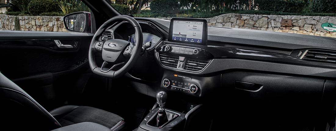 ford-kuga-hybrid-l-04