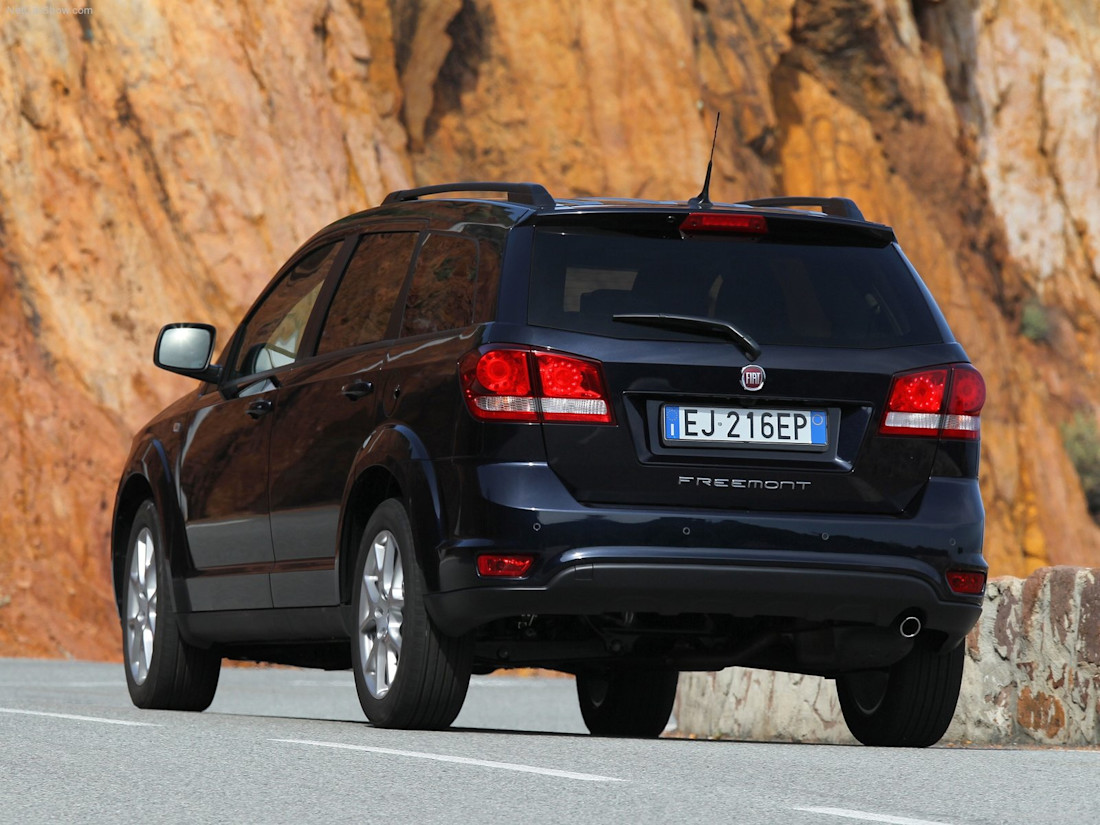 Fiat-Freemont-2012-1600-21