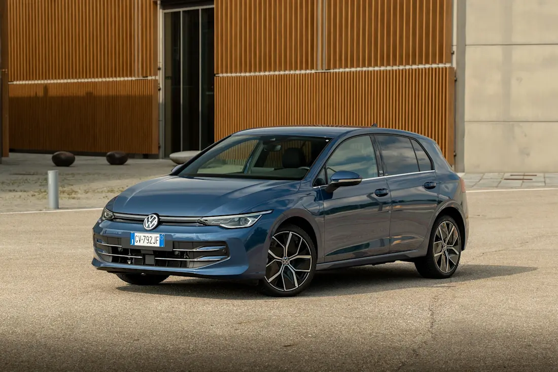 Volkswagen-golf-2025-00002