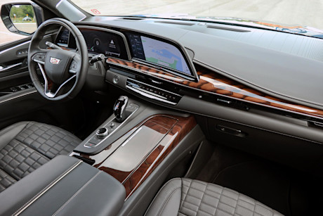 Editorial 2023 cadillac escalade esv sport platinum td 230920 22 jm