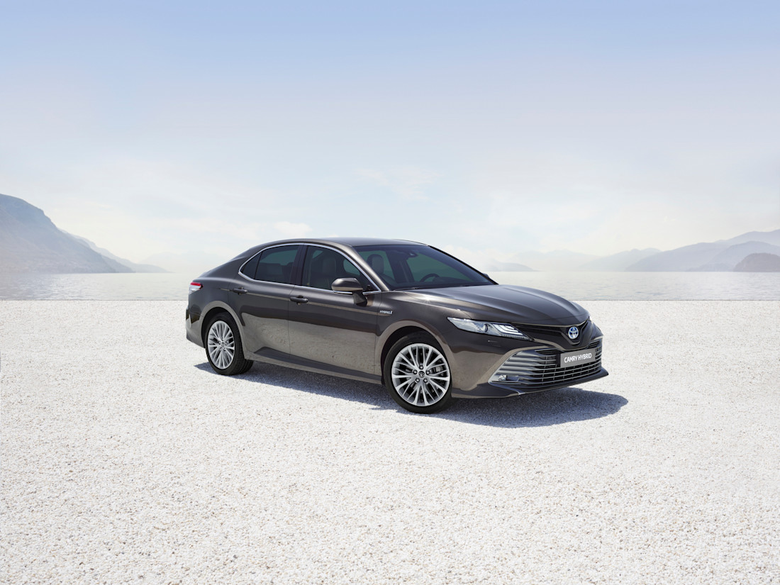 2019 Toyota Camry_04.JPG
