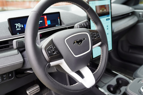 Ford Mustang Mach-E Rally 2025 : essai routier Body Image