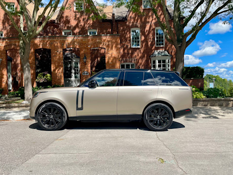 2026 Land Rover Range Rover SE PHEV Review Body Image
