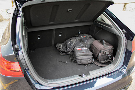 Kia Forte5 EX iVT 2022 : essai routier Body Image
