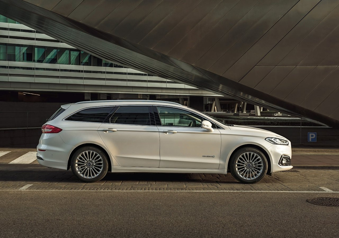 2019FordMondeo-Hybrid_018.jpg