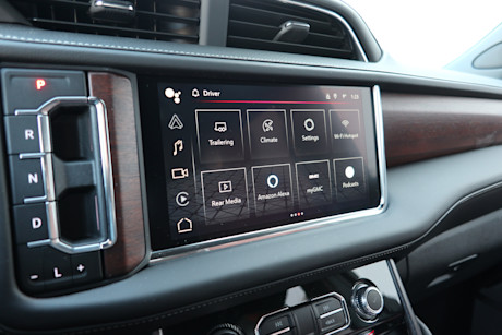 Editorial 2024 gmc yukon denali ultimate 41