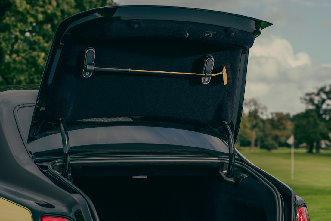 Rolls-Royce-Phantom-Goldfinger-2024 (4).jpg