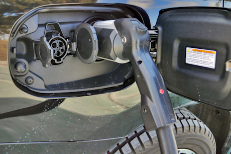 Editorial 2018 mitsubishi outlander phev gt s awc 36 mb