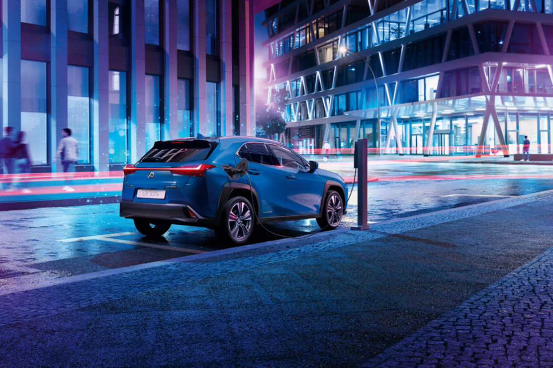 lexus-ux-300e- (3).jpg
