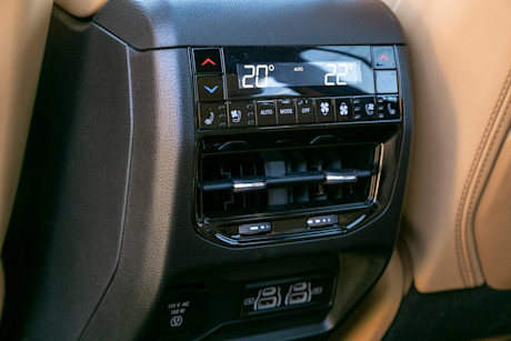 Editorial 2022 jeep grand cherokee summit reserve 31 jw