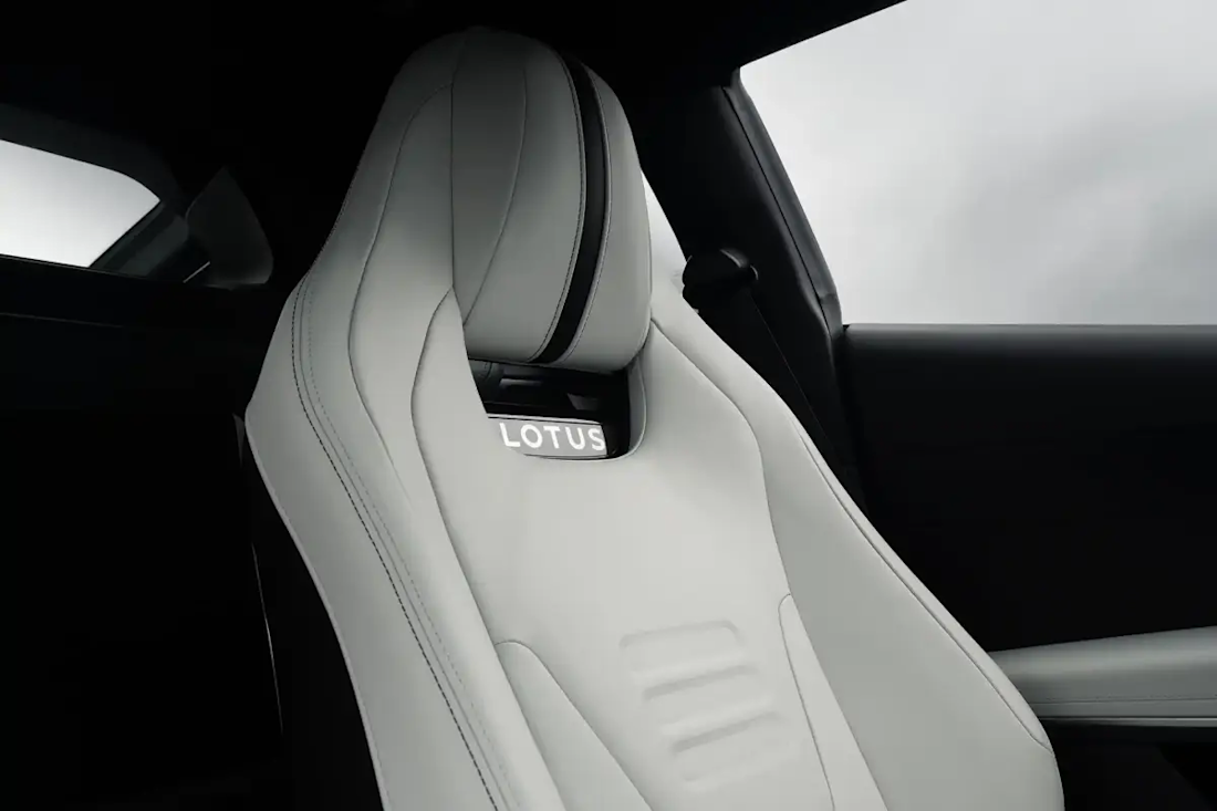 lotus-emira-turbo-se-2025 (2).jpg