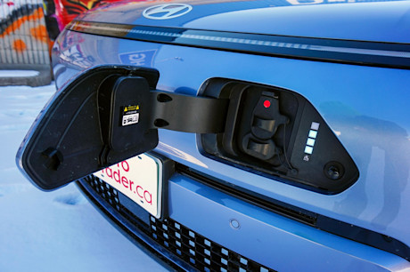 Editorial 2024 hyundai kona electric ultimate td 240404 12 jl