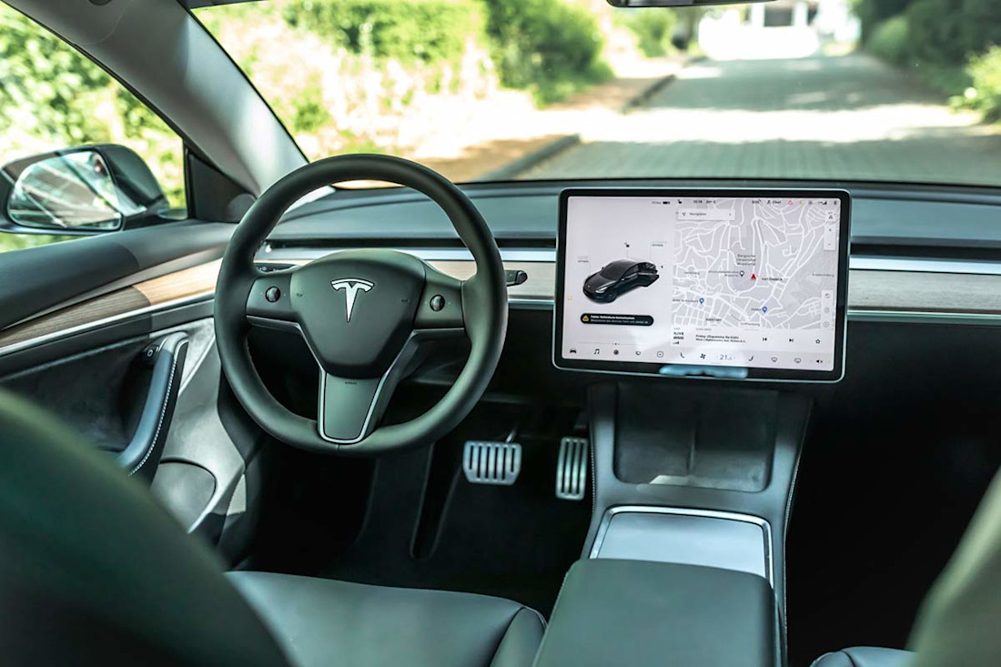 Tesla model 3 tuneado Manhart (14).jpg