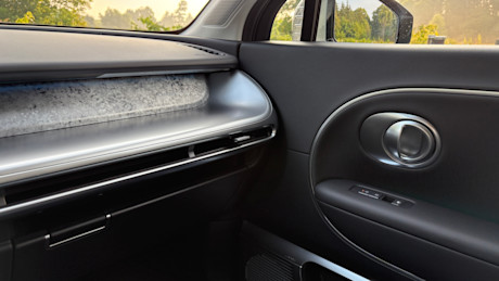 2026 Hyundai Ioniq 9 vs VinFast VF 9 Comparison Test + Video Image