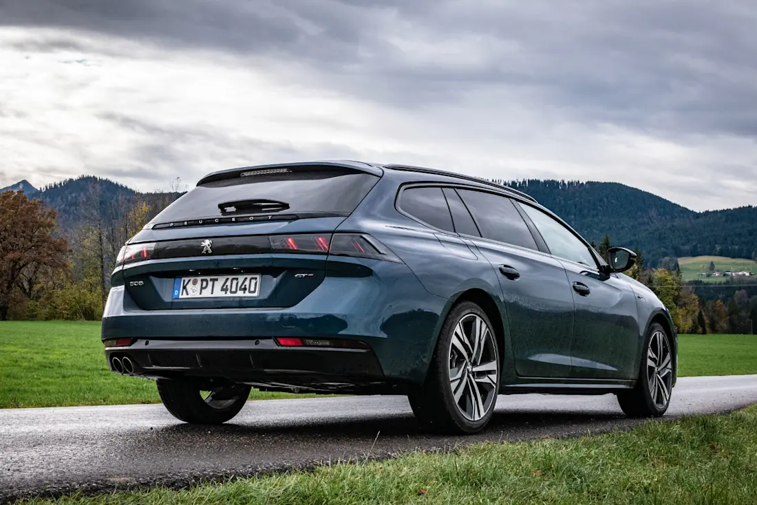 Peugeot-508-SW-Side-Rear