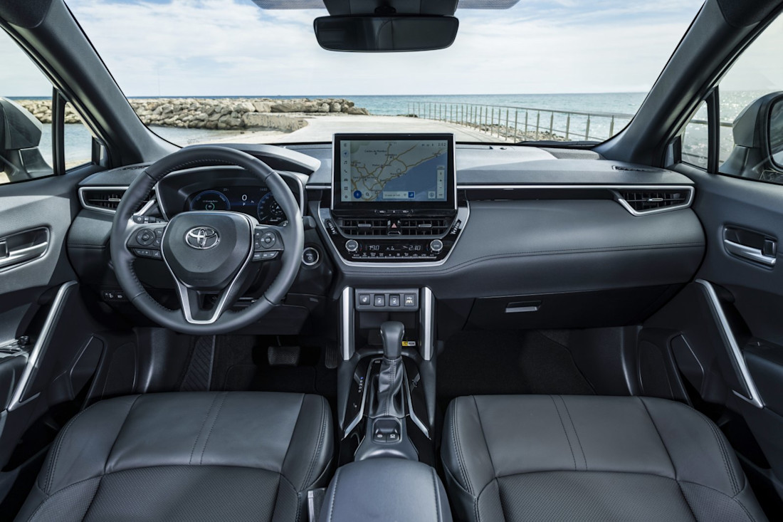 toyota-corolla-cross-hybrid-2022-2.jpg
