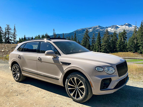 Editorial 2023 bentley bentayga 04 sb