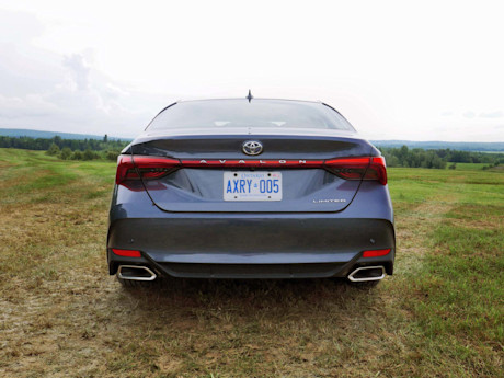 Editorial 2019 toyota avalon limited 07 bh
