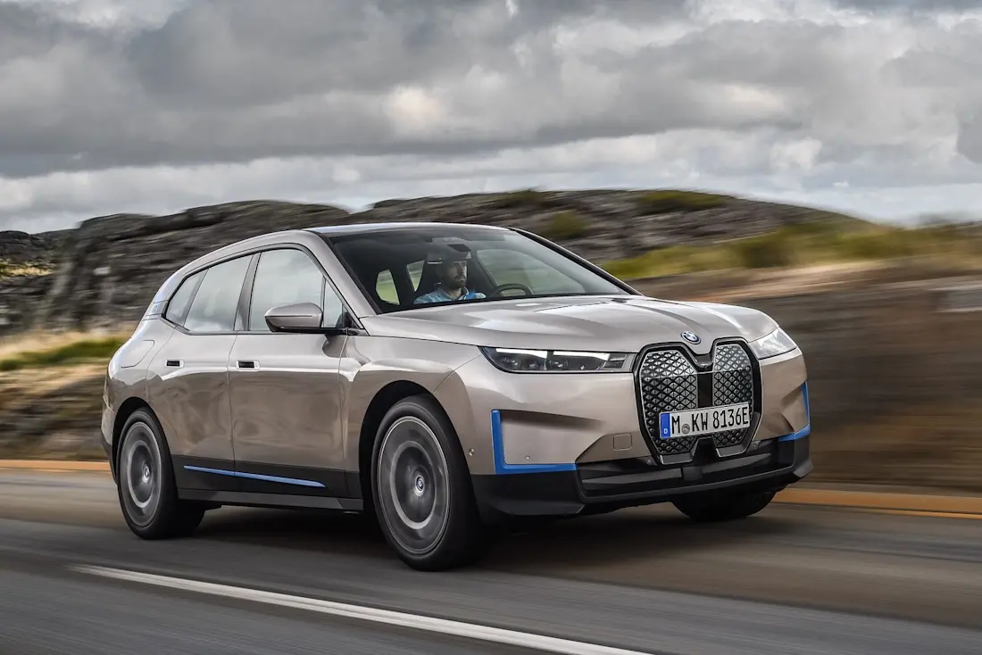 BMW-iX-2021-Front-Side BMW-iX-2021-Front-Side