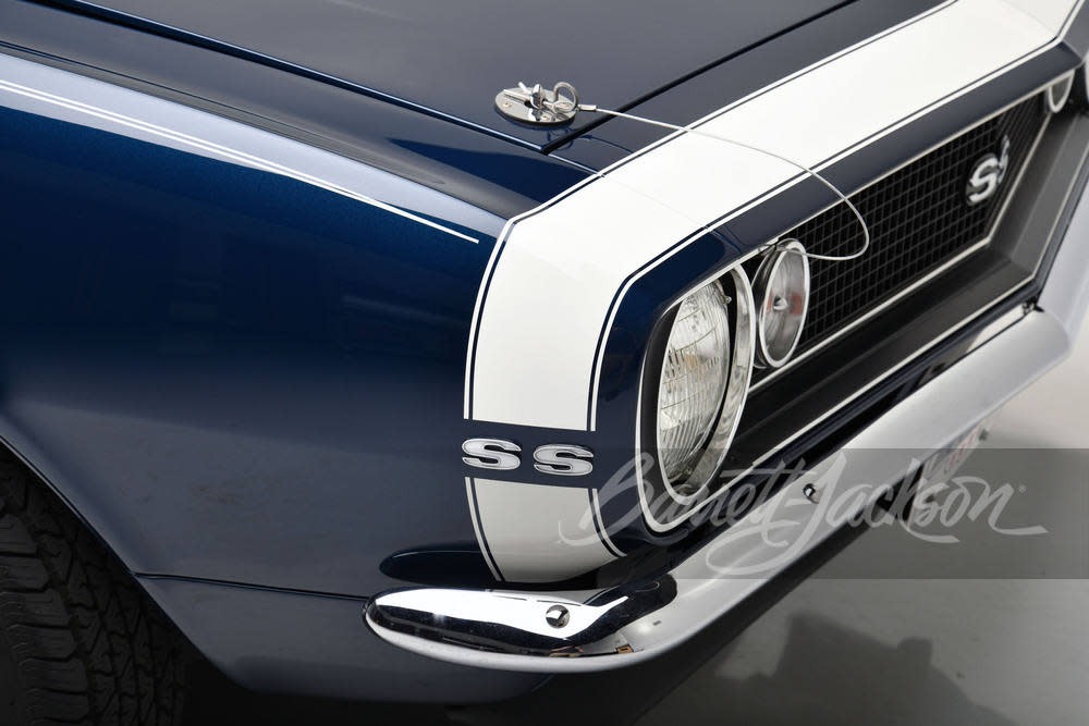 Yenko Super Camaro de 1967 barret Jackson 2022 (14).jpg