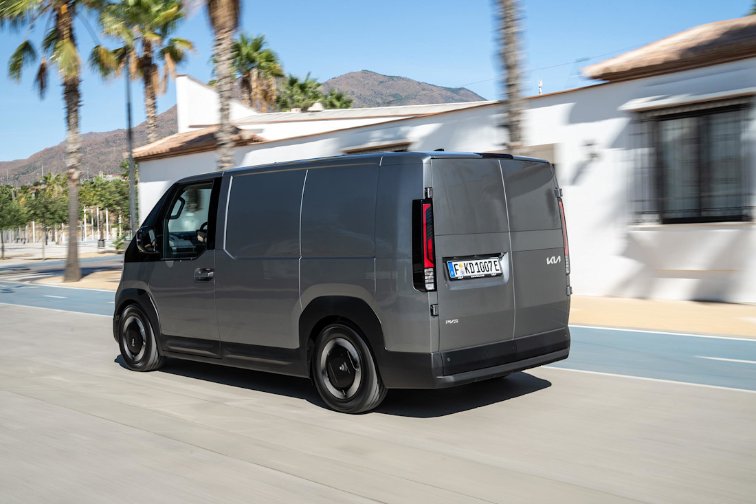 kia pv5-cargo kickoff26 stahlgrau-metallic-heck