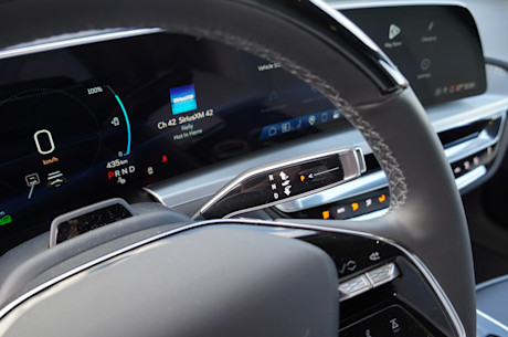 Cadillac Lyriq 2025 : essai routier Body Image