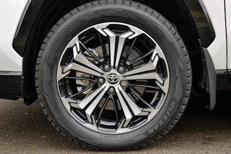 Editorial 2021 toyota rav4 prime xse technology 09 sha