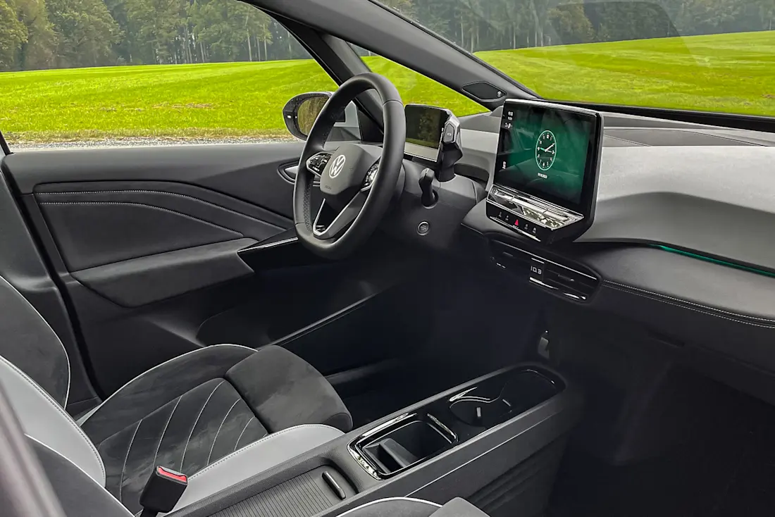  Trotz zahlreicher Updates ist das Infotainment-System immer noch ein Schwachpunkt des ID.3. Beleuchtete Slider unter dem Bildschirm wird es wohl erst ab 2024 geben.