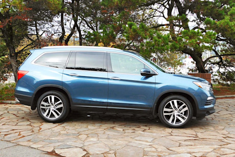 Editorial 2016 honda pilot touring awd sh 10